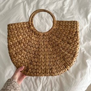 Straw woven tote bag